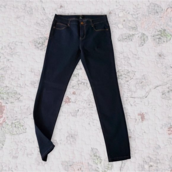 NWOT- FOREVER 21 Mid Rise Slim Fit Jeans - Size 29 - Picture 3 of 15